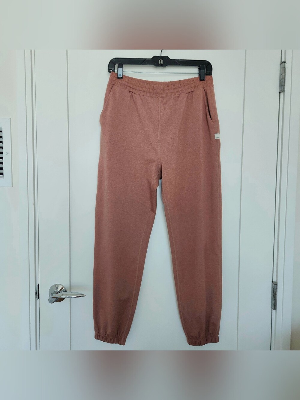 Vuori Women's Boyfriend Jogger - Light Terracotta Heather? - Small - VW457